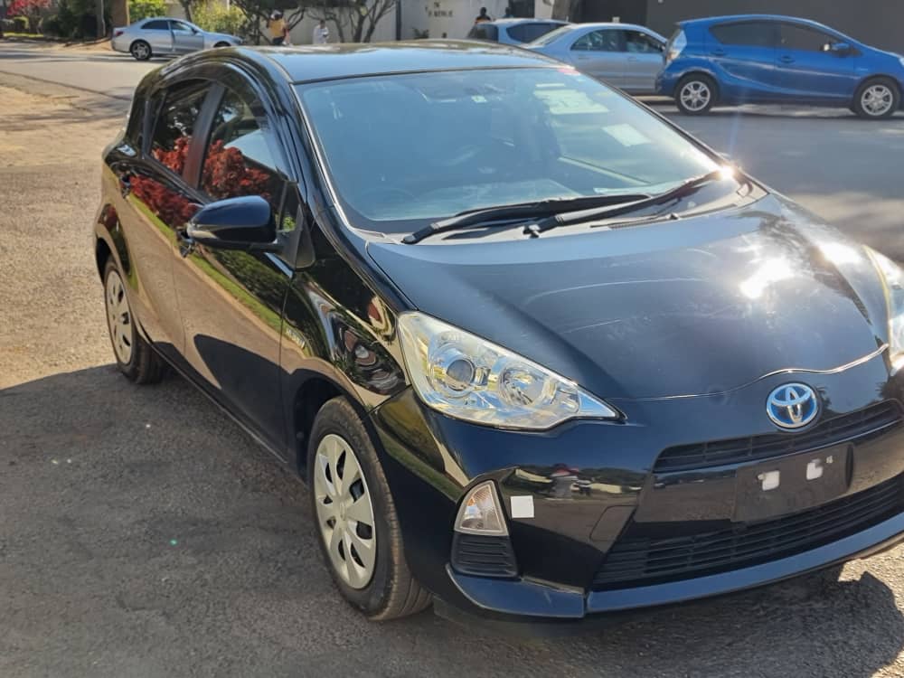Toyota Black  Aqua